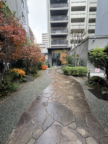 アトラスタワー府中の庭|たまにはお庭で休日を過ごしてみるのもよいかもしれません