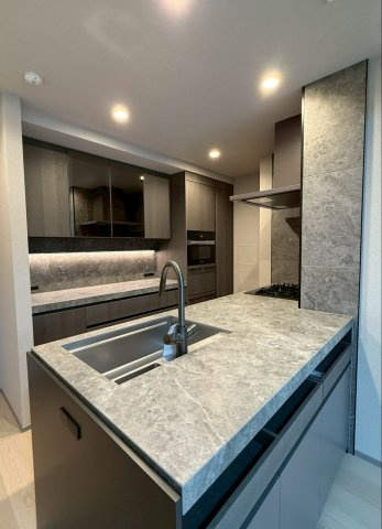 グランドメゾン渋谷大山町のキッチン|高級感のあるキッチン