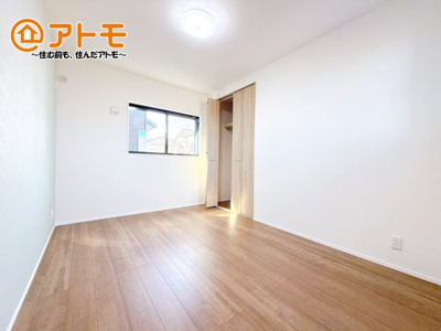 【子供部屋】 | 沼津市岡宮　新築一戸建て　5号棟 | 広々使える収納付きの洋室です♪