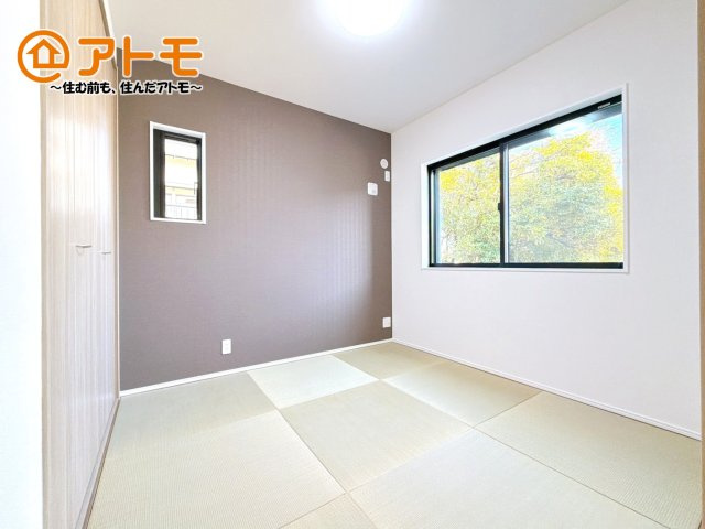 【内装】 | 沼津市岡宮　新築一戸建て　5号棟 | 和室は客間としてはもちろん、家事の休憩やお子様のおむつ替えにもピッタリ♪