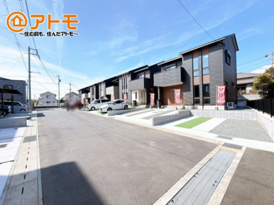 【前面道路含む現地写真】 | 沼津市岡宮　新築一戸建て　5号棟 | 前面道路も広いので駐車が苦手なママもらくらく駐車することができます♪