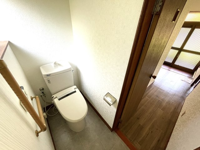 南飯塚462邸のトイレ