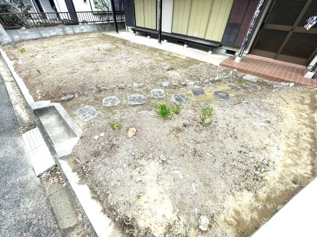 南飯塚462邸の庭