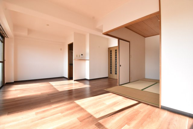 アイシャレー長居公園の居間・リビング