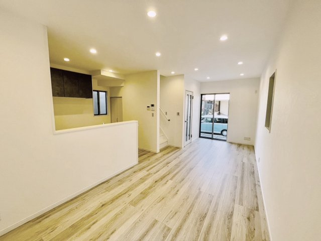 東野竹田　新築参考プランの完成予想図|【施工例】
リビングにはソファーやダイニングテーブルなどを置くゆとりが十分ある広さです。広々としたリビングでは家具選びも楽しみの一つになりますね♪