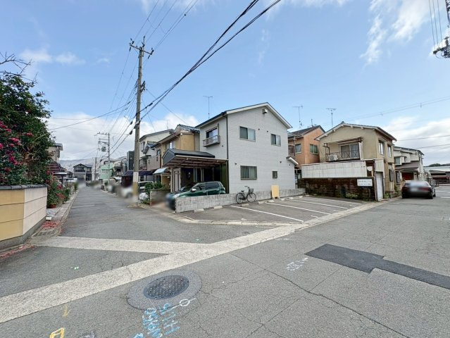 東野竹田　新築参考プランの前面道路含む現地写真|前道見通し良好！比較的車通りが少ない為、お車駐車時の切り返しなども安心ですね♪（R8.3撮影）