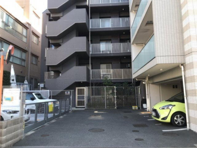 海徒歩６分！ウィル・リベール鎌倉由比ヶ浜　1階　室内リフォーム済の駐車場|敷地内駐車場
