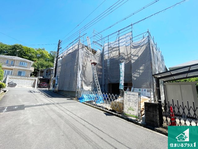 宇治市木幡御蔵山　第1期　新築一戸建ての外観|現在建築中！落ち着いた街並みで新生活を始めることが出来そう！周辺の物件も併せてご紹介させて頂きます！