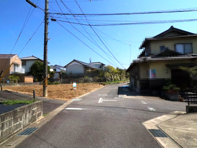豊田市市木町谷耳太土地2区画の前面道路含む現地写真