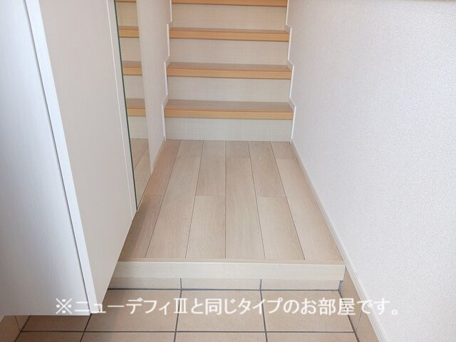 【玄関】 | ヒカルサ西大宮 | 落ち着いた玄関です