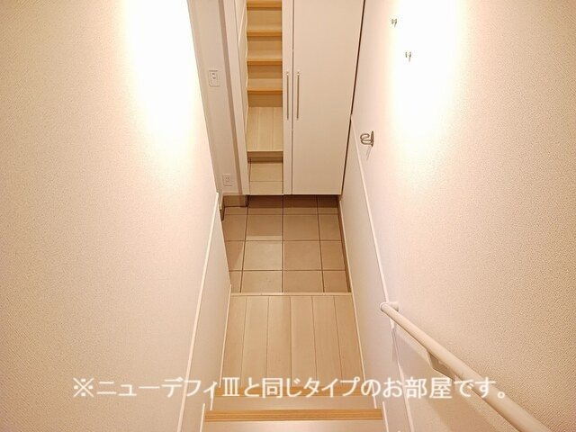 【玄関】 | ヒカルサ西大宮 | 収納もある玄関です