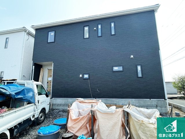 和歌山市北出島　第1期　新築一戸建ての外観|周辺は落ち着いた街並みの住宅地！子育てがしやすい住環境です！まだ未完成ですが、現地でしかわからない事もございます。是非一度ご覧ください。