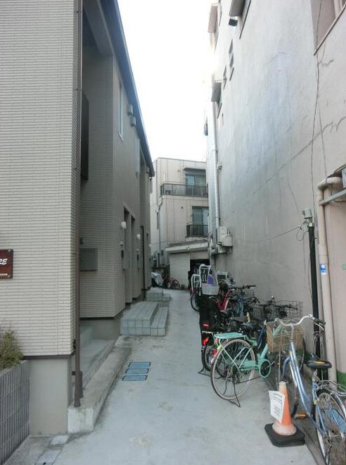 練馬区豊玉北１丁目のアパートのエントランス