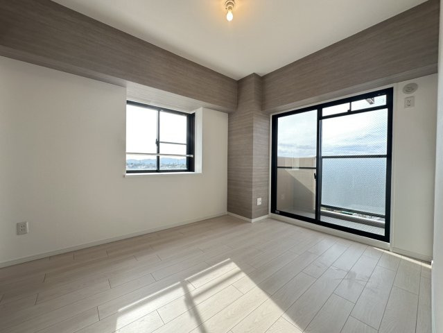 ◆７階三方角住戸につき陽当たり・通風・眺望良好◆全居室窓あり◆ヴェルドミール栗東の洋室|洋室