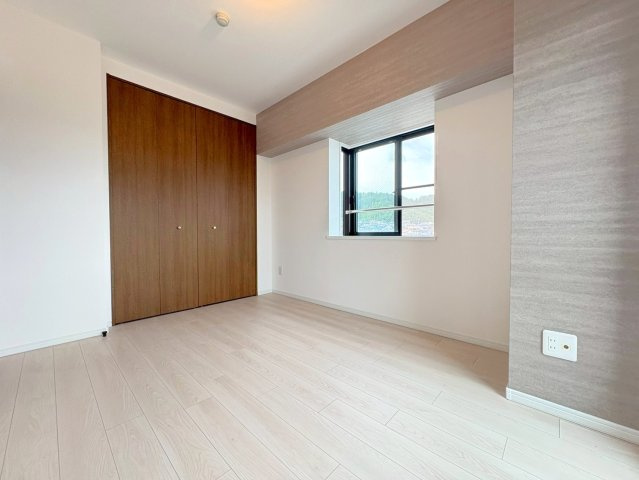 ◆７階三方角住戸につき陽当たり・通風・眺望良好◆全居室窓あり◆ヴェルドミール栗東の洋室|洋室