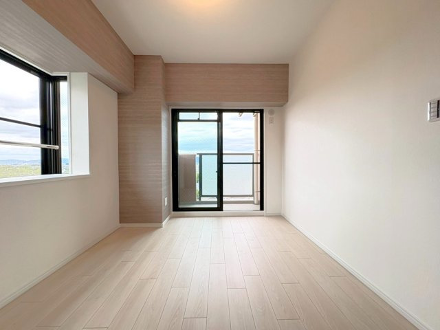 ◆７階三方角住戸につき陽当たり・通風・眺望良好◆全居室窓あり◆ヴェルドミール栗東の洋室|洋室