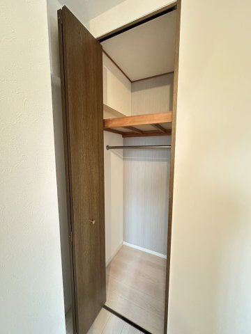 ◆７階三方角住戸につき陽当たり・通風・眺望良好◆全居室窓あり◆ヴェルドミール栗東の洋室|洋室クローゼット