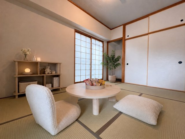 ◆７階三方角住戸につき陽当たり・通風・眺望良好◆全居室窓あり◆ヴェルドミール栗東の和室|和室（家具家電照明の設置イメージ画像）