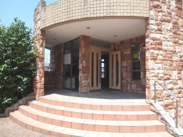 福岡市東区土井２丁目の賃貸マンションのエントランス