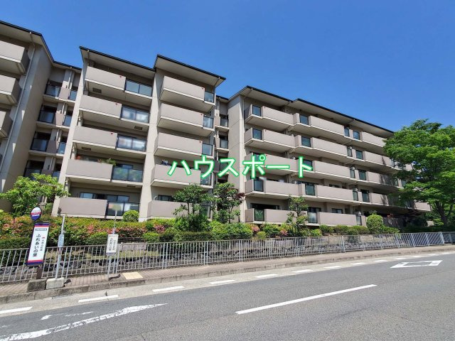 【外観】 | サンシティ桂坂ロイヤル参番館 | 物件から　市バス・ヤサカバス・京阪京都交通バス『ふれあいの里』停  徒歩3分