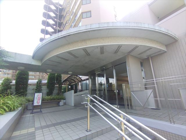 【エントランス】 | コスモ狭山ロイヤルステージ | 毎日通るエントランスです