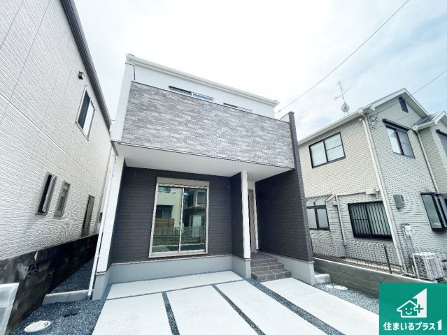 宇治市五ケ庄一里塚　第1期　新築一戸建てのトイレ|シンプルなトイレは落ち着く空間！お手入れも簡単です！