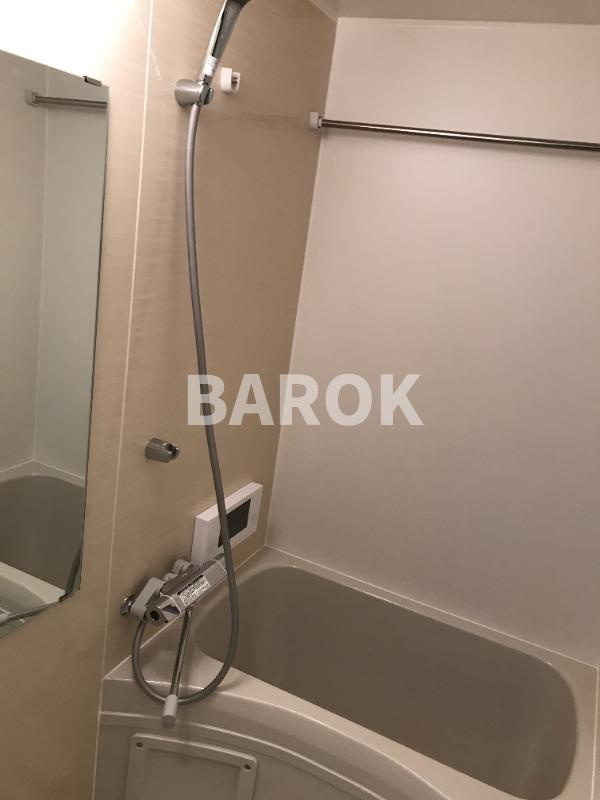 福岡市東区馬出１丁目のアパートの浴室