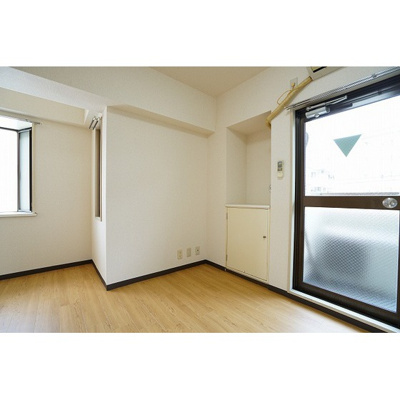 【居間・リビング】 | パーソネージュ中板橋 | こちらの居間で趣味の時間をお楽しみください