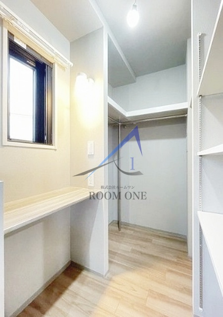 ウェルスクエア西大井の収納|ウォークインクローゼットです。