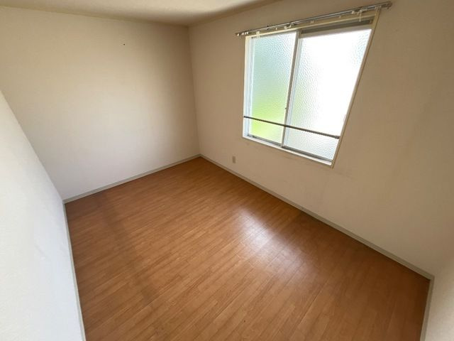 【洋室】 | グリーンヒルズ羽生　Ａ棟 | 明るい洋室です