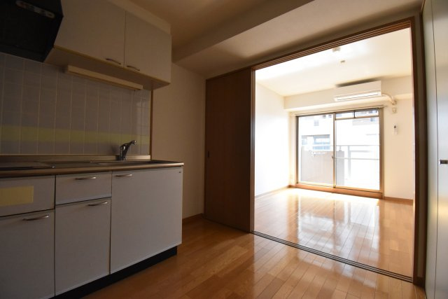 オルフェア我孫子Ⅲ番館の居間・リビング