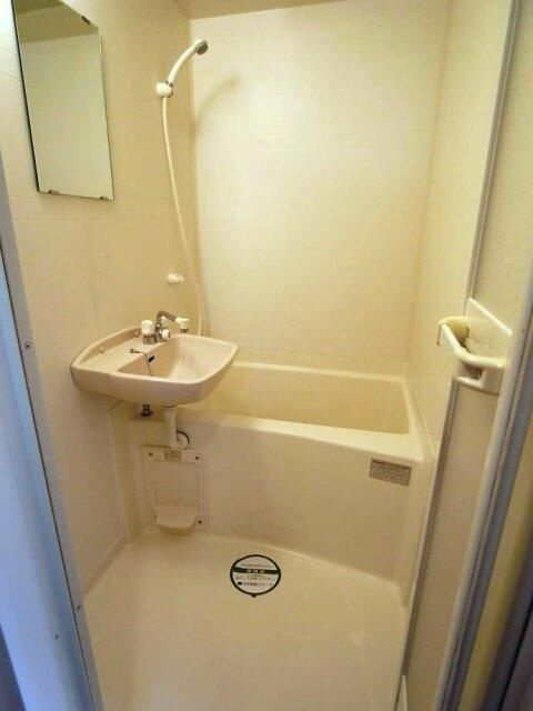 ミリオンガーデン早稲田の浴室