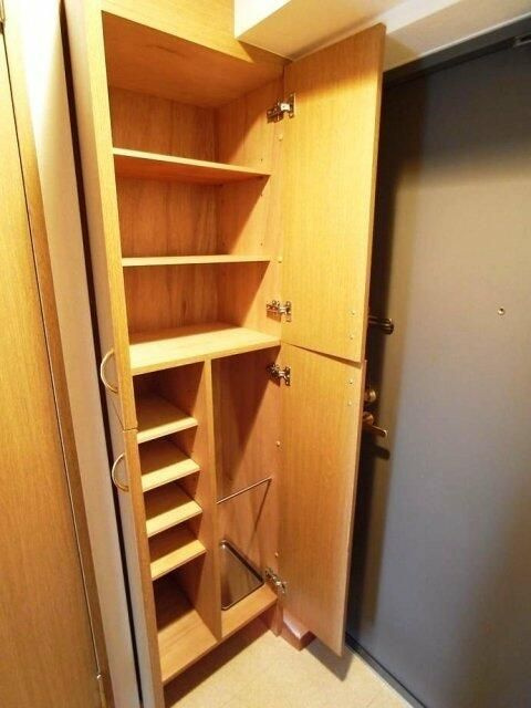 ミリオンガーデン早稲田の玄関