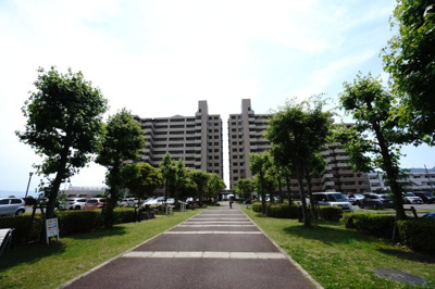 【外観】 | ナタリーマリナタウンイーストブリッジ壱番館 | 現地（2026年4月21日12：30頃）撮影