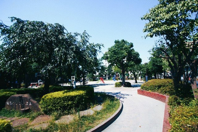 フレンド公園まで280m