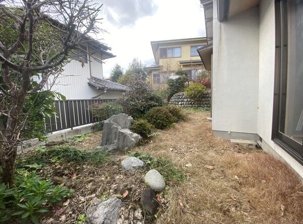 瀬戸市山手町戸建の庭