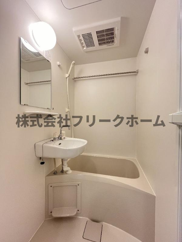 武蔵野市関前５丁目のアパートの浴室