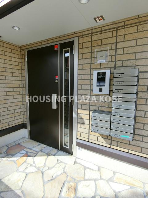 ブル・マリーノ衣掛のエントランス