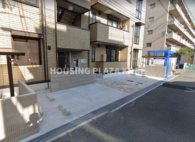 ブル・マリーノ衣掛の駐車場