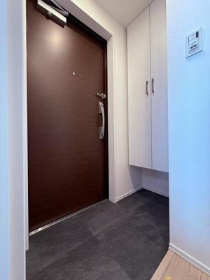 【玄関】 | ラヴィエール菊川駅前 |  