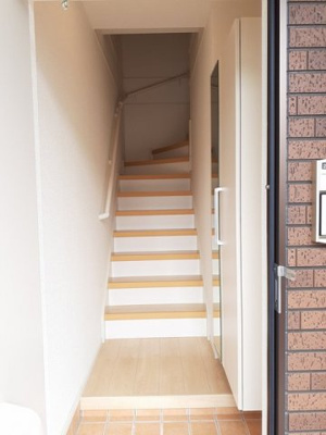 【玄関】 | コンブリオⅠ | 収納もある玄関です