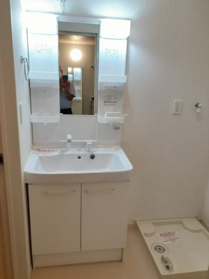 【洗面所】 | コンブリオⅠ | 明るい洗面所です