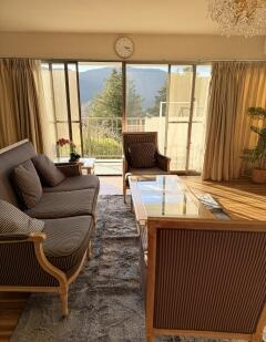 箱根グリーンハウスの居間・リビング