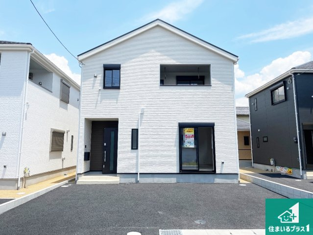 1(土)2(日)現地説明会　天理市杉本町　全4邸の外観|安心の10年保証！外観を美しく保ち、雨水で汚れを落とします！気になることがありましたら、お気軽にお問い合わせください！