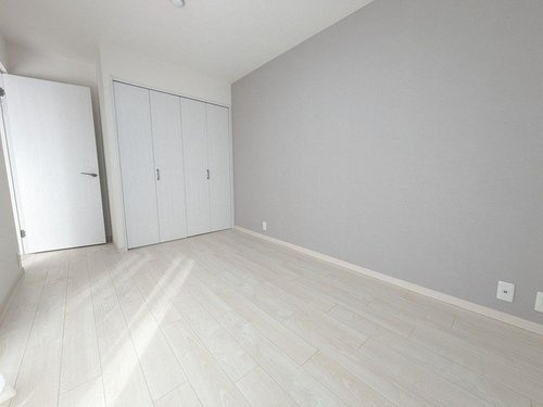 コスモ南浦和ヒルズの洋室|使い勝手のいい洋室です