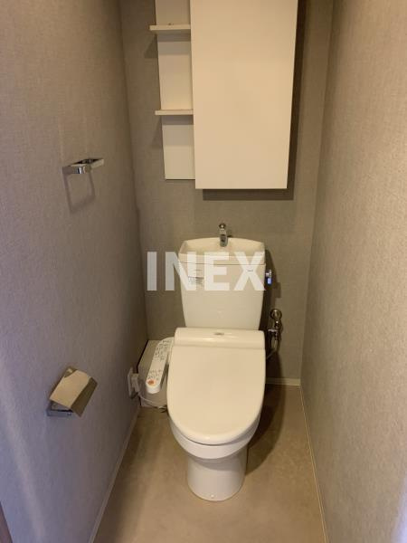 横浜市磯子区磯子台の賃貸マンションのトイレ