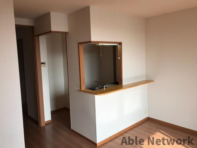 ファイン・シアの居間・リビング|9.5帖のリビング