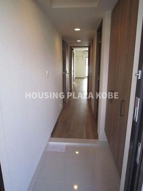 プレサンスロジェ須磨妙法寺桜の杜の玄関