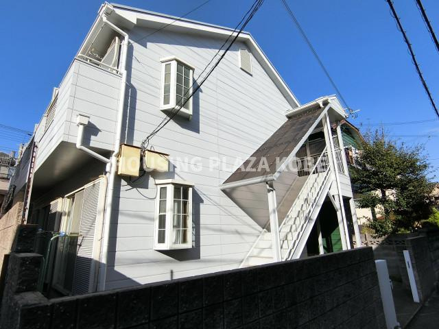 月見山ハイツの外観|月見山駅から徒歩ですぐの場所に立地。