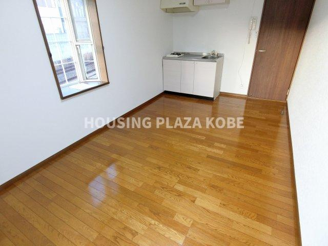 月見山ハイツの居間・リビング